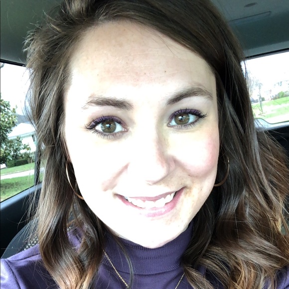 Meet your Posher, Emily - Picture 1 of 1